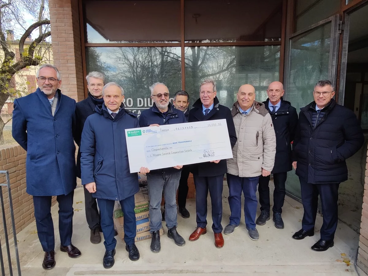 Alluvione, la Federazione BCC dell'Emilia-Romagna e la Federazione Raiffeisen Alto Adige donano 50.000 euro alla cooperativa l'Alveare di Faenza